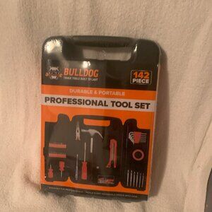 BULLDOG 142 PIECE PROFESSIONAL TOOL SET